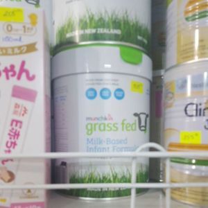 Sữa bột Munchkin Grass fed Úc số 1 - 730g, dành cho trẻ từ 0-6 tháng