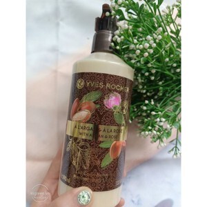 Sữa dưỡng thể hương hoa Hồng Yves Rocher Fresh Rose 200ml