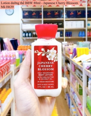 Sữa dưỡng thể Japanese Cherry Blossom Lotion 88ml