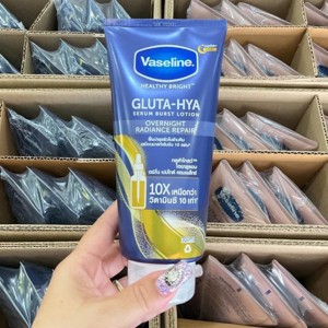 Sữa dưỡng thể Vaseline Gluta HYA Serum 10X Thái Lan 330g