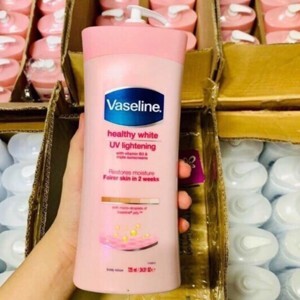 Sữa dưỡng thể Vaseline USA Total Moisture 725ml (nhiều mùi )