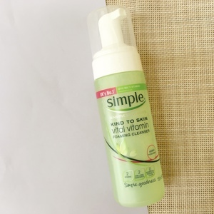 Sữa rửa mặt Simple Kind to Skin Vital Vitamin Foaming Cleanser 148ml