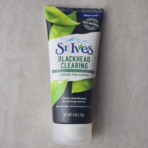 Sữa rửa mặt tẩy da chết St.Ives Blackhead Clearing Green Tea Scrub 170g