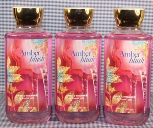 Sữa tắm Amber Blush Bath and body work 295ml