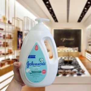 Sữa tắm cho bé Johnson's Baby chứa sữa và gạo 500ml