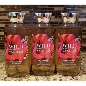 Sữa tắm dưỡng da Wild Madagasca Vanilla Bath and Body Works 295ml