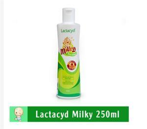Sữa tắm gội cho bé Lactacyd Milky 250ml