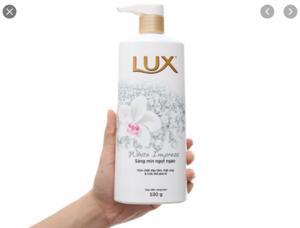 Sữa tắm trắng mịn LUX White Impress 530g