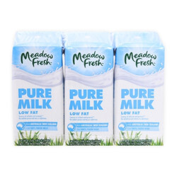 Sữa tươi tiệt trùng ít béo Meadow Fresh lốc 3 hộp x 250ml
