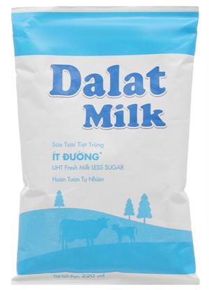 Sữa tươi tiệt trùng ít đường Dalat Milk bịch 220ml