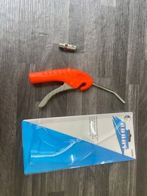 Súng xịt hơi ngắn Buddy E0009
