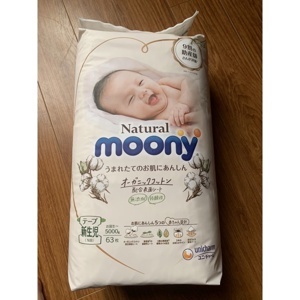 Tã dán Moony Natural Newborn NB63 - 63 miếng (cho bé dưới 5kg)