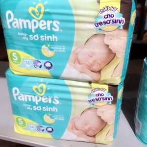 Tã dán Pampers size L 32 miếng (trẻ từ 9 - 15kg)