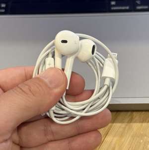 Tai nghe Apple EarPods Lightning