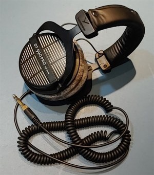 Tai nghe Beyerdynamic DT990 Pro