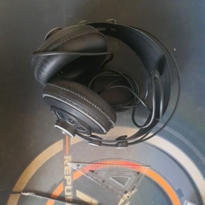 Tai nghe Superlux HD681B