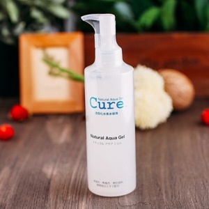 Tẩy da chết Cure Nautural Aqua Gel 250g