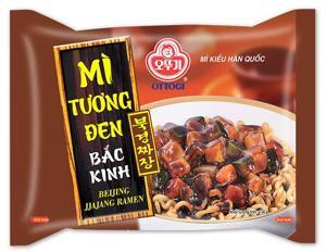 Thùng 20 gói mì tương đen Bắc Kinh Ottogi 135g