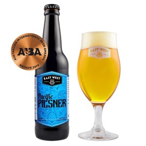 Thùng 24 chai bia East West Pacific Pilsner 330ml