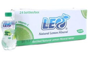 Thùng 24 chai nước khoáng có ga Leo vị chanh 350ml