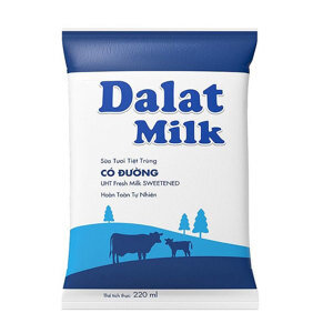 Thùng 48 bịch sữa tươi tiệt trùng có đường Dalat Milk 220ml