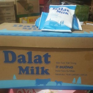 Thùng 48 bịch sữa tươi tiệt trùng ít đường Dalat Milk 220ml