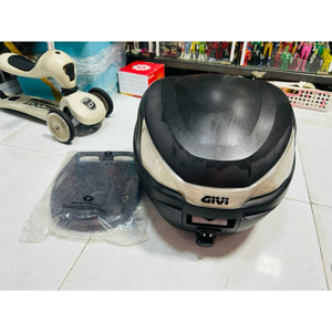 Thùng sau Givi B27NT