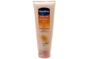 Tinh chất dưỡng thể Vaseline Serum chống nắng SPF 30