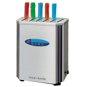 Tủ tiệt trùng dao bằng tia UV Sunkyung SK-10U