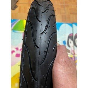 Vỏ xe Michelin Pilot Street 70/90-17 loại không dùng ruột