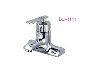 Vòi lavabo 3 lỗ nóng lạnh Daehan DU-1111