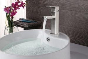 Vòi lavabo lạnh nóng Veurro VR-02