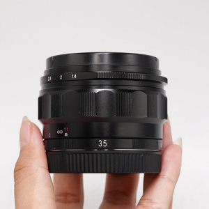 Ống kính Voigtlander 35mm F/1.4