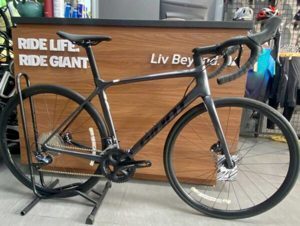 Xe đạp thể thao Giant TCR ADV 1 D-KOM 2022