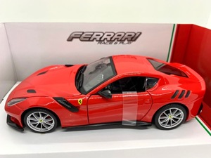 Xe mô hình 1/24 Ferrari F12 tdf-26021(Bburago)