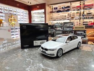 Mô hình xe Bmw 5 Series 535Li 1:18