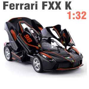 Xe mô hình Ferrari FXX K 1:32