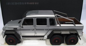 Xe Mô Hình Mercedes-Benz G63 AMG 6x6 1:18 Autoart