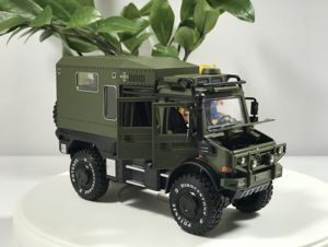 Xe mô hình Mercedes Unimog U5000 1:28