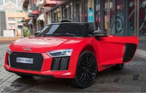 Xe ô tô điện trẻ em Audi R8 Spyder