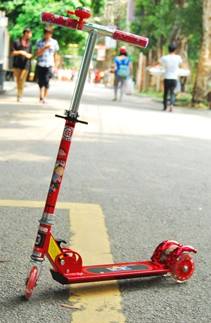 Xe trượt Scooter 2009S (thiết kế 3 bánh an toàn)