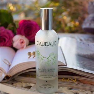 Xịt dưỡng Caudalie eau de beauty