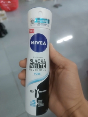 Xịt khử mùi Black & White Nivea 150ml