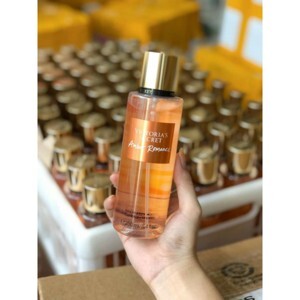 Nước thơm xịt toàn thân Victoria’s Secret Amber Romance - 250 ml