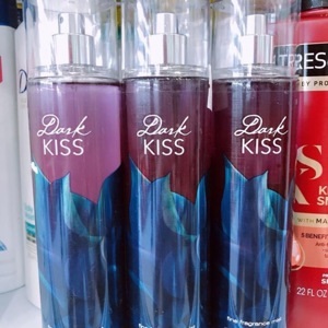 Xịt toàn thân Bath And Body Works Dark Kiss