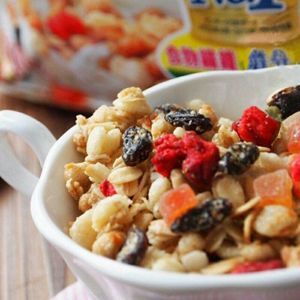 Yến mạch trái cây Oatta túi 800g